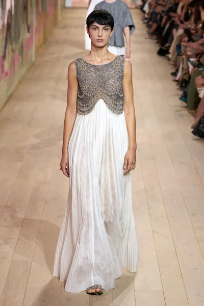 Look 27